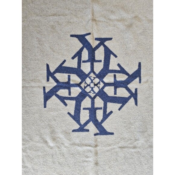 Vintage 2003 Faribault Woolen Mills Throw Stadium Blanket Blue Snowflake Design